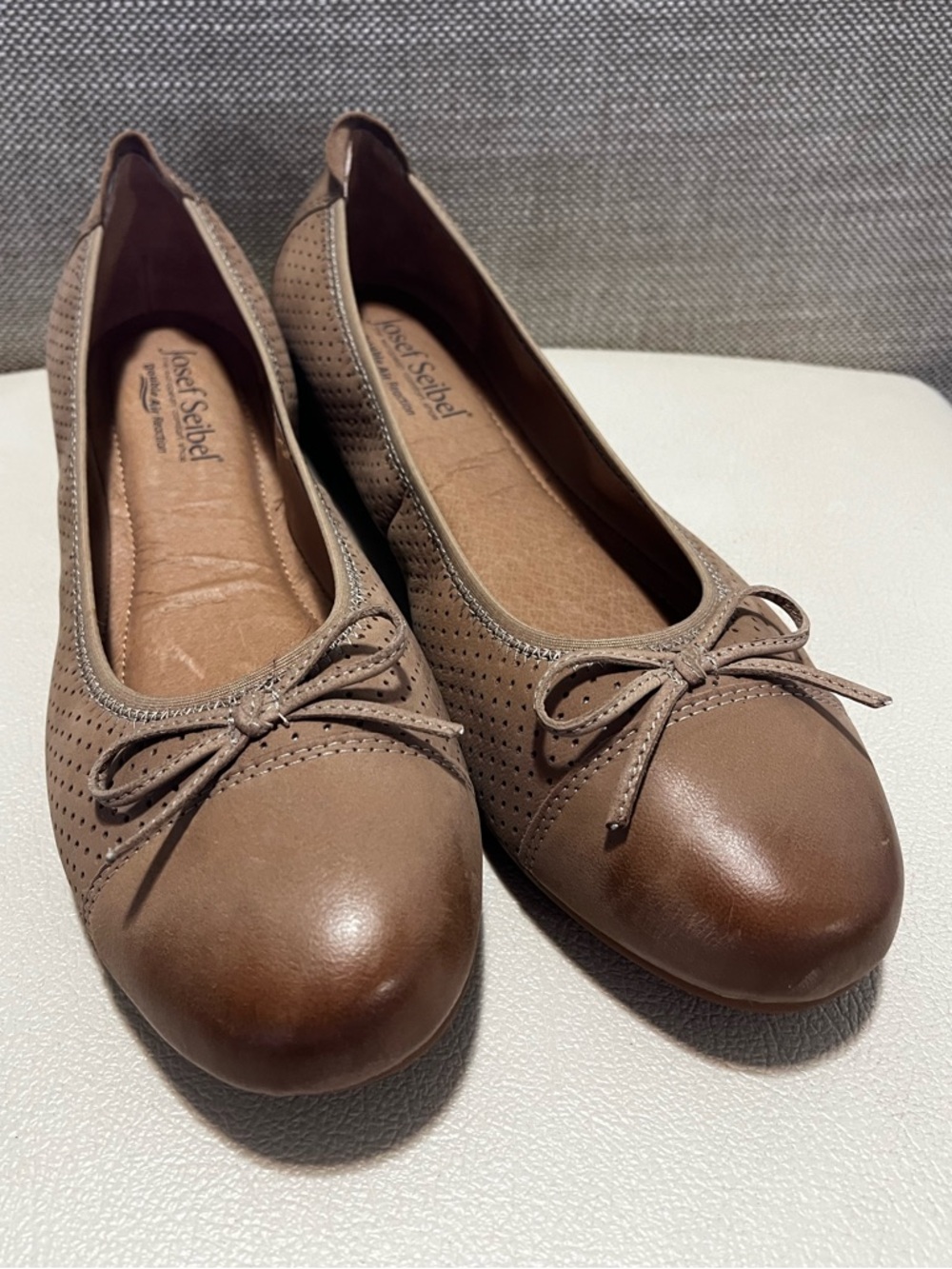 Josef Seibel Pippa 53 Perforated Genuine Leather Ballet Flats with Bow Size 41